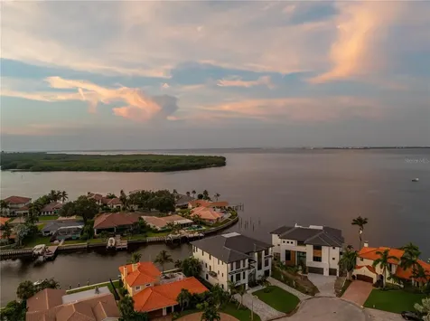 2081 Michigan Avenue NE St Petersburg FL 33703