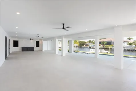 2081 Michigan Avenue NE St Petersburg FL 33703