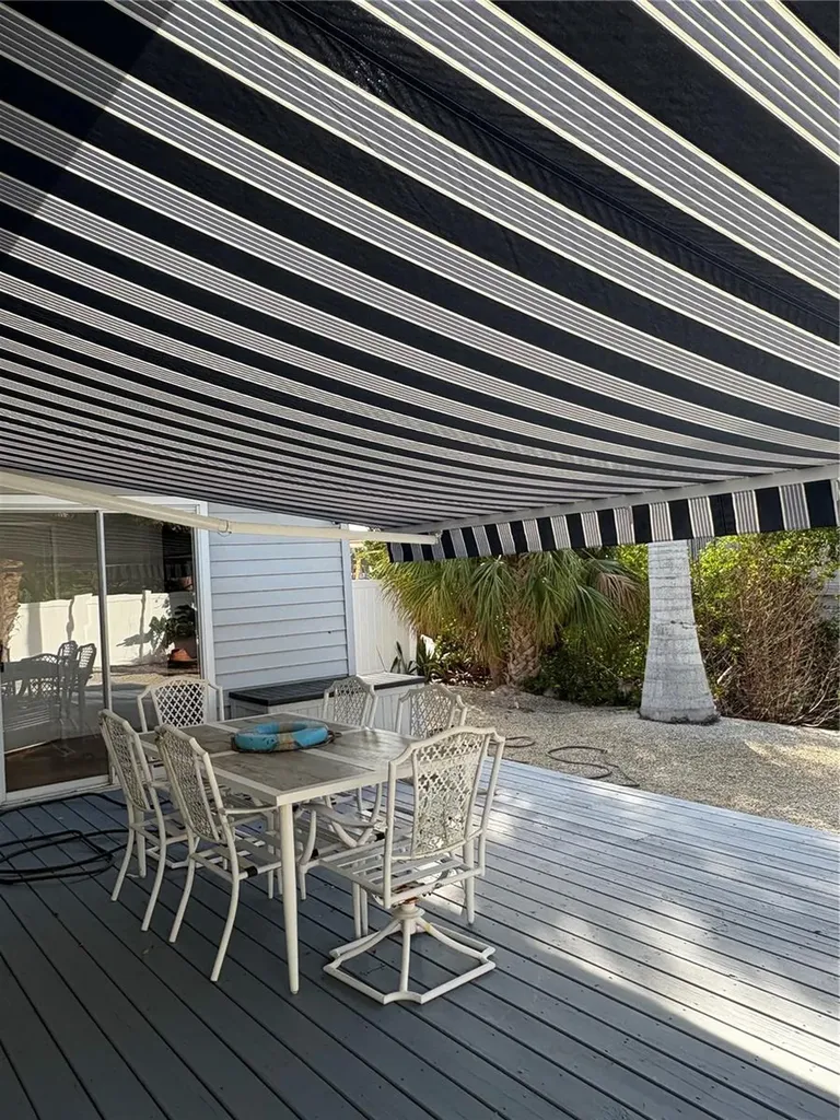 5032 Calle Minorga Sarasota FL 34242