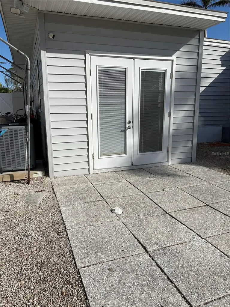 5032 Calle Minorga Sarasota FL 34242