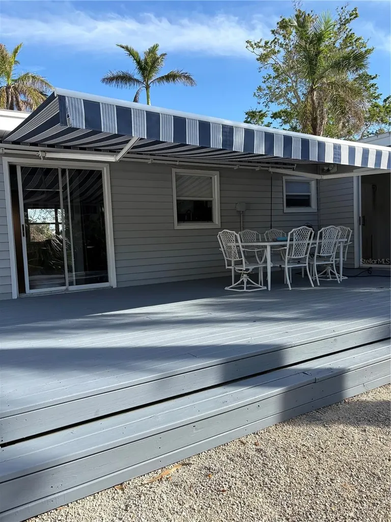 5032 Calle Minorga Sarasota FL 34242