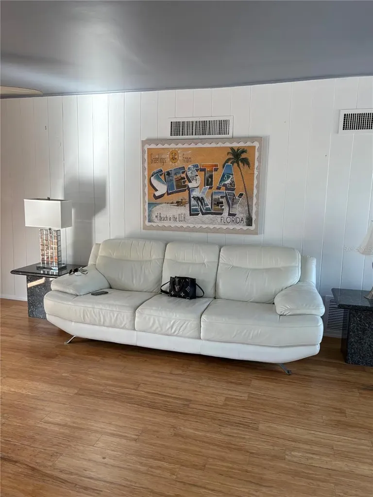 5032 Calle Minorga Sarasota FL 34242