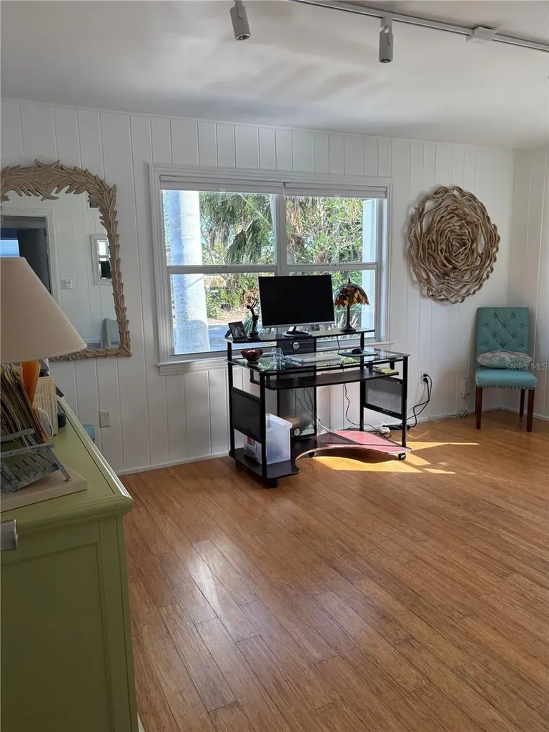 5032 Calle Minorga Sarasota FL 34242