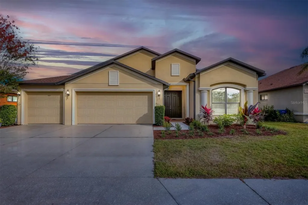 9214 Raes Creek Place Palmetto FL 34221