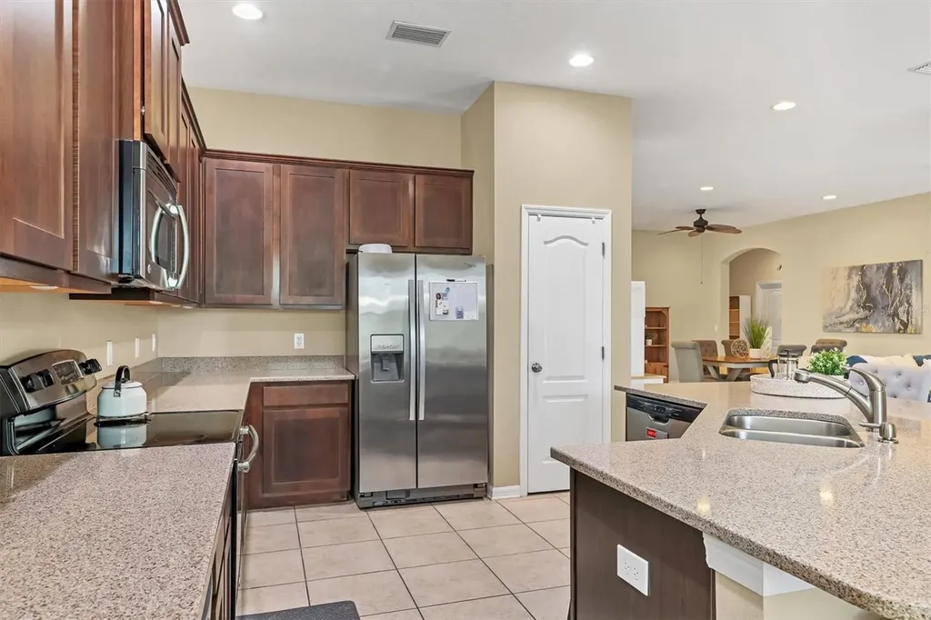 9214 Raes Creek Place Palmetto FL 34221