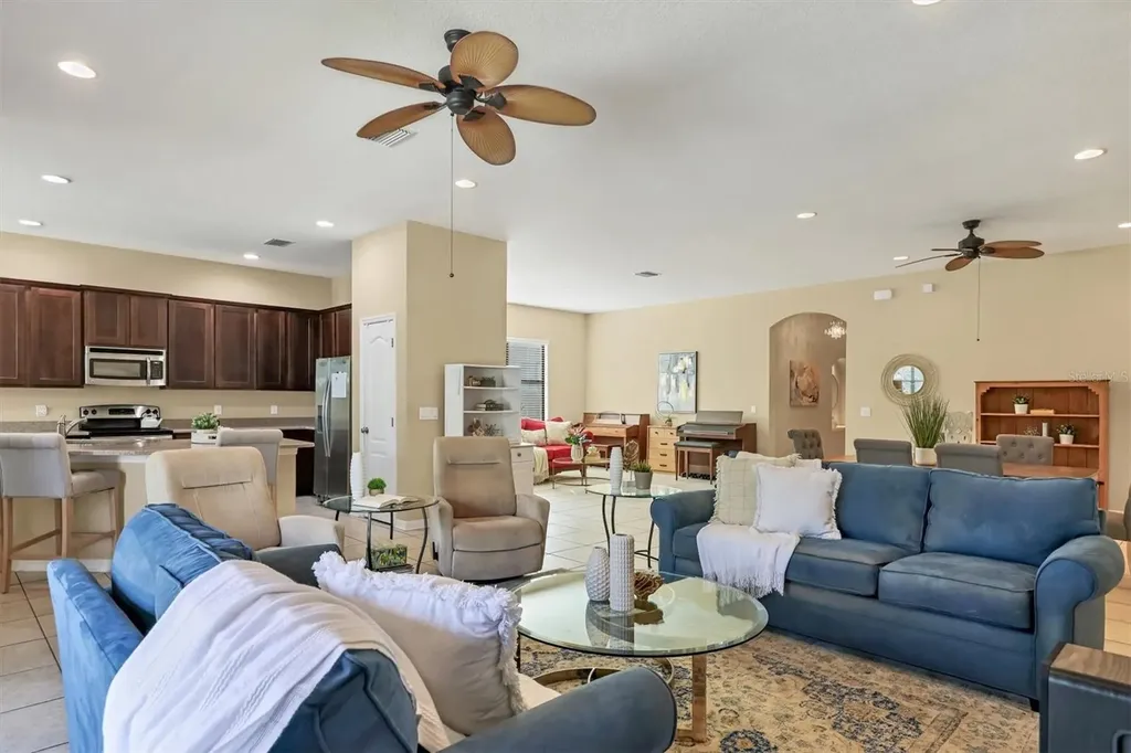9214 Raes Creek Place Palmetto FL 34221