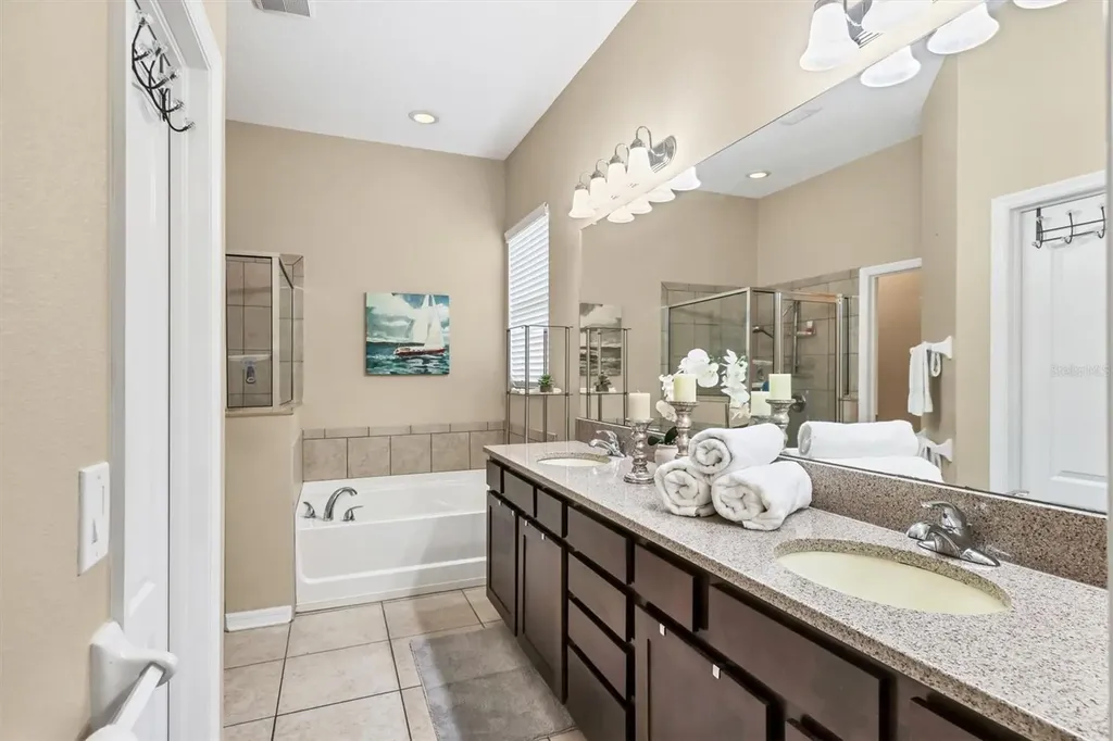 9214 Raes Creek Place Palmetto FL 34221