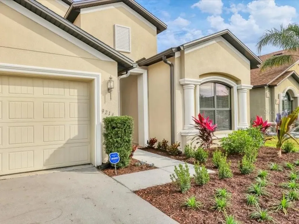 9214 Raes Creek Place Palmetto FL 34221