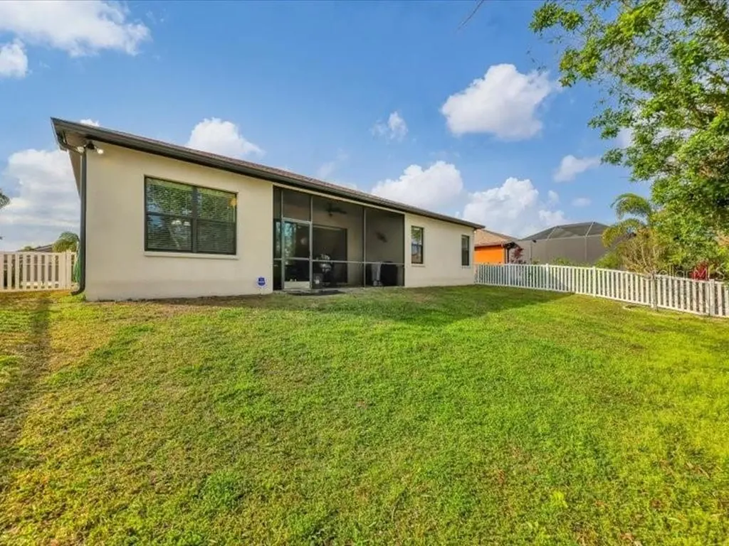 9214 Raes Creek Place Palmetto FL 34221