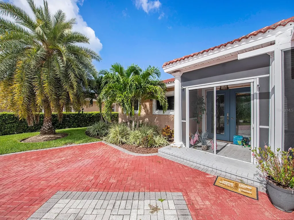 1818 Dolphin Boulevard S St Petersburg FL 33707