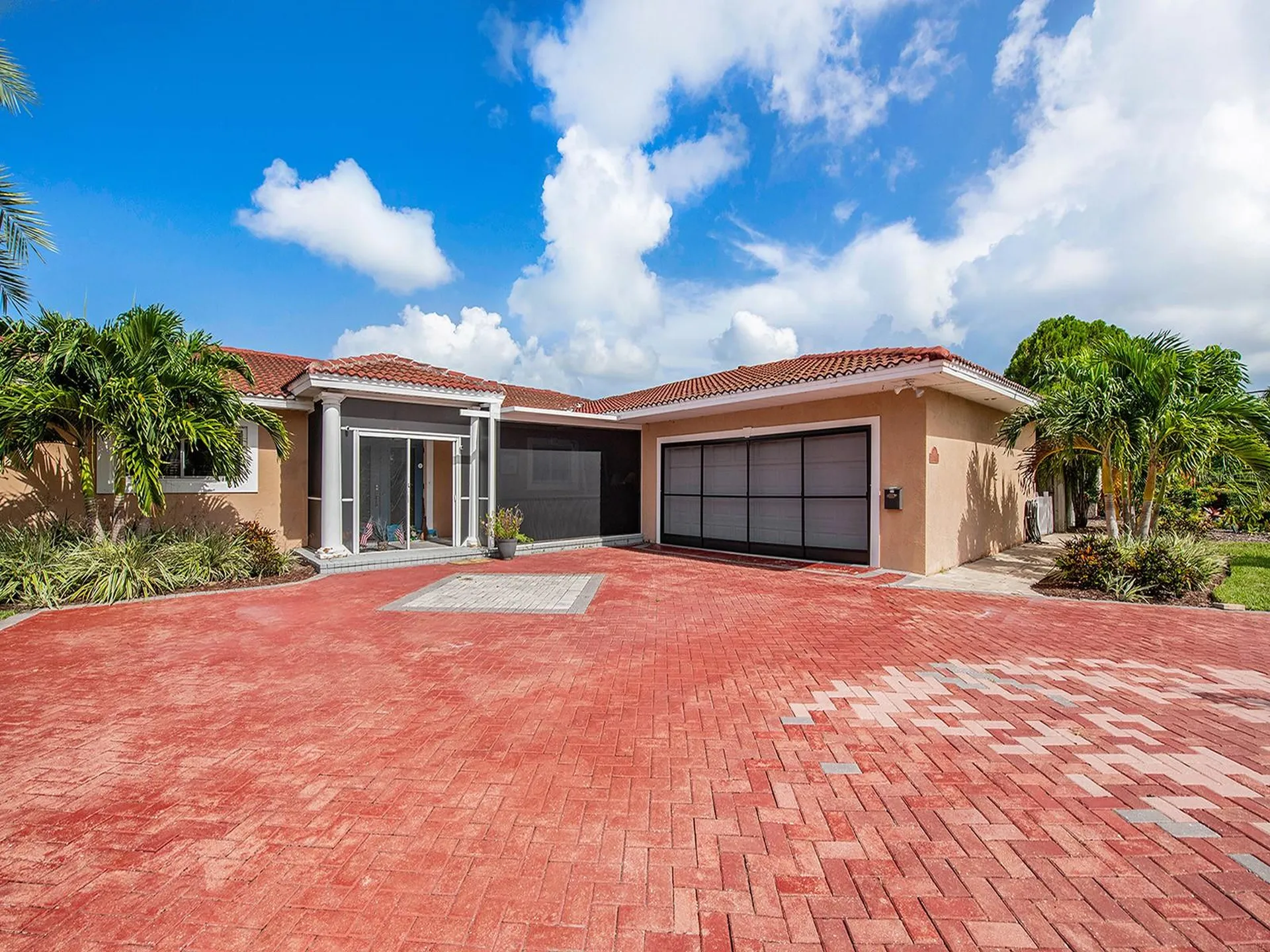 1818 Dolphin Boulevard S St Petersburg FL 33707