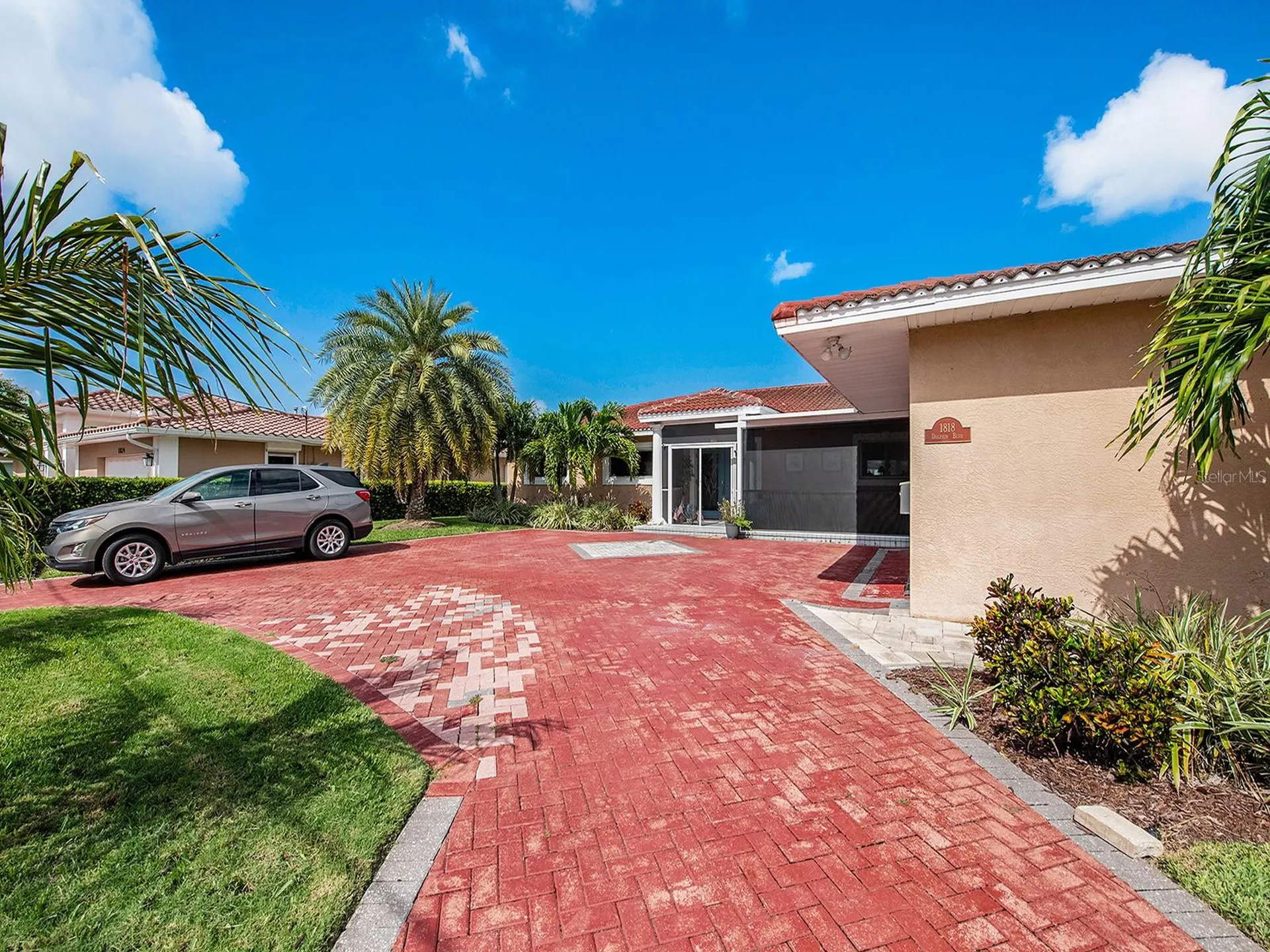 1818 Dolphin Boulevard S St Petersburg FL 33707