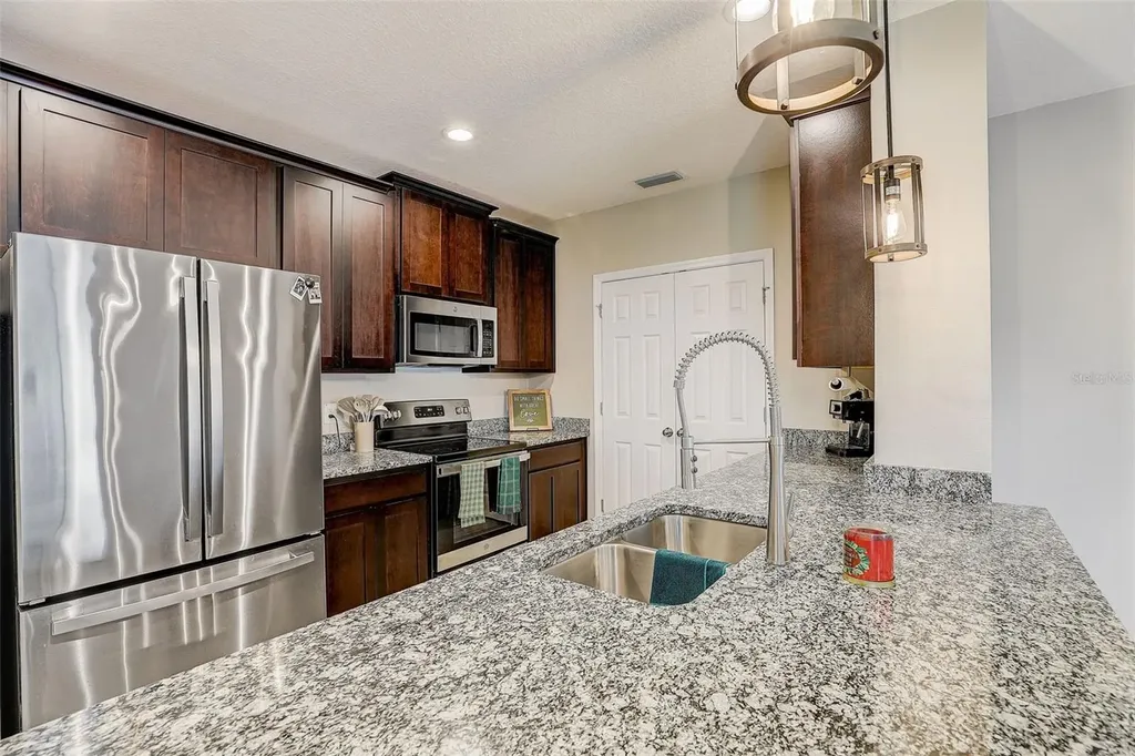 828 Scrub Oak Hammock Road Davenport FL 33837