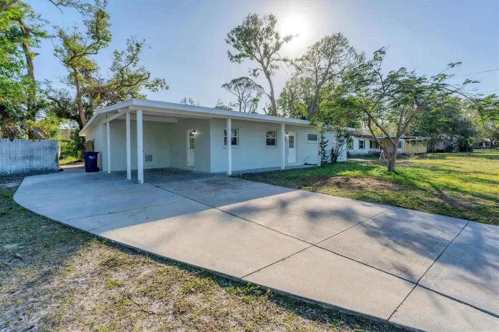 3107 34th Avenue Drive W Bradenton FL 34205