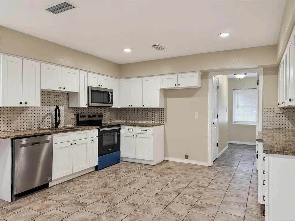 176 E Grandbend Avenue Lake Mary FL 32746