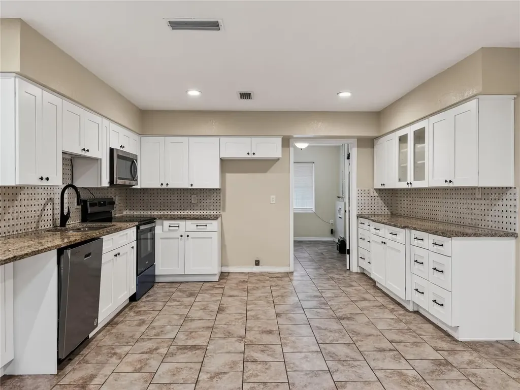 176 E Grandbend Avenue Lake Mary FL 32746