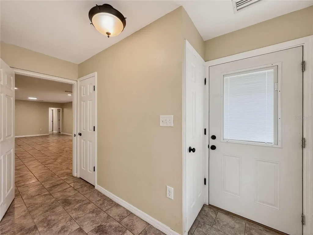 176 E Grandbend Avenue Lake Mary FL 32746