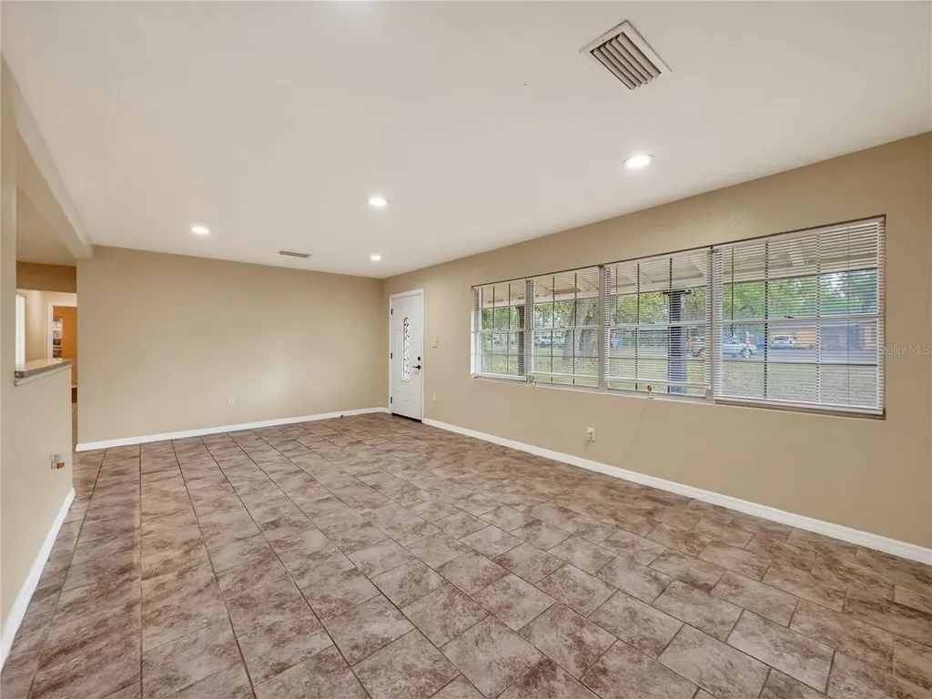 176 E Grandbend Avenue Lake Mary FL 32746