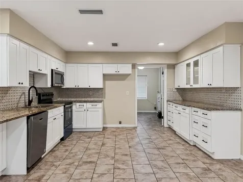 176 E Grandbend Avenue Lake Mary FL 32746