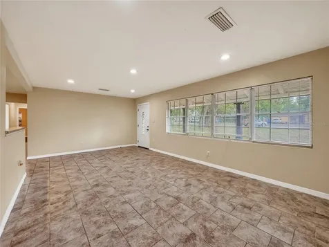 176 E Grandbend Avenue Lake Mary FL 32746
