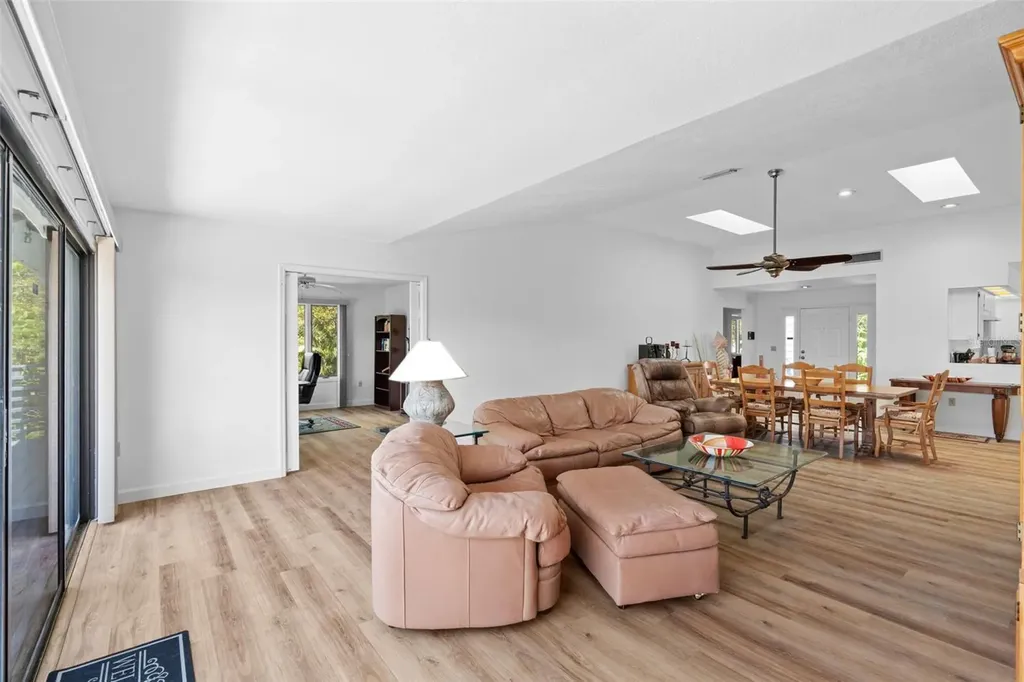 1016 Teal Pointe Tarpon Springs FL 34689