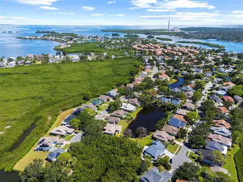 1016 Teal Pointe Tarpon Springs FL 34689