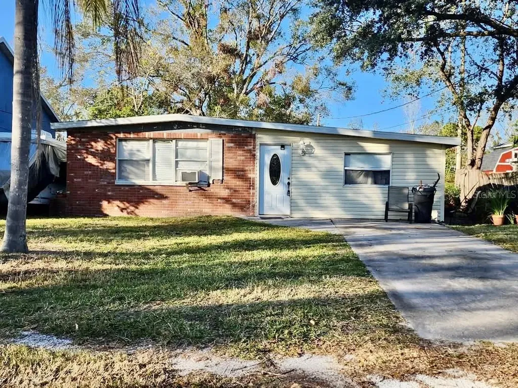 4865 163rd Avenue N Clearwater FL 33762