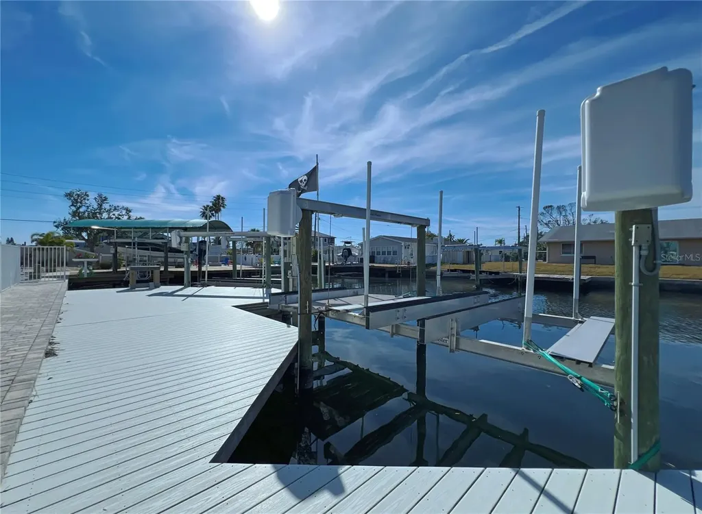 13737 Victor Avenue Hudson FL 34667