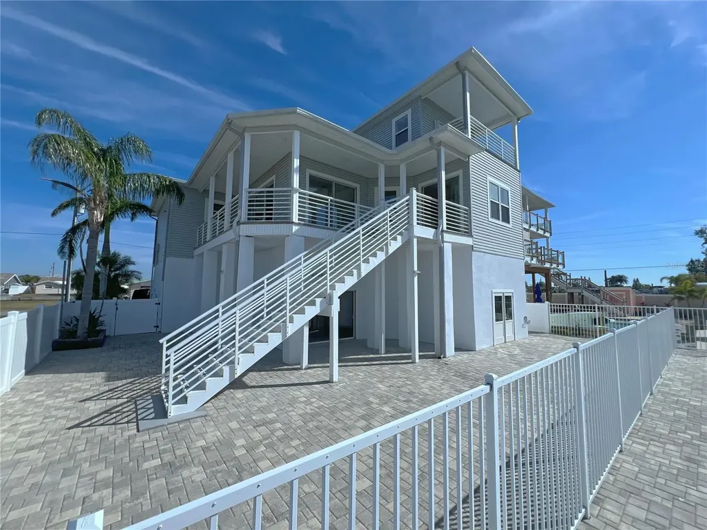 13737 Victor Avenue Hudson FL 34667