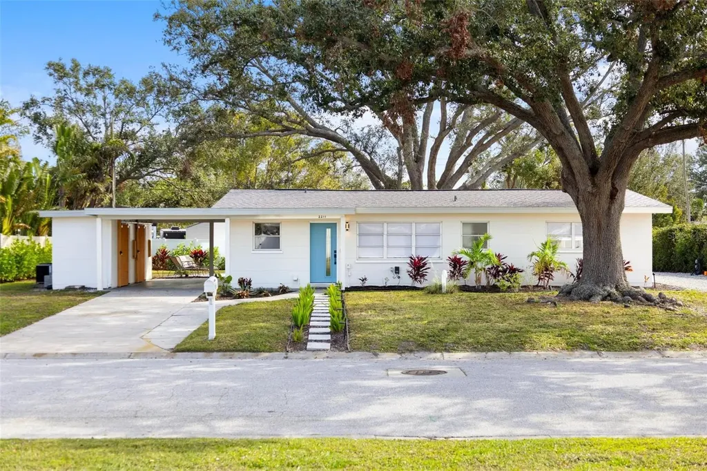2211 Tuttle Terrace Sarasota FL 34239