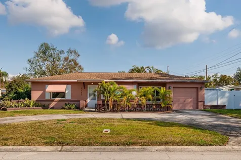 2351 Leslee Lake Drive N St Petersburg FL 33713