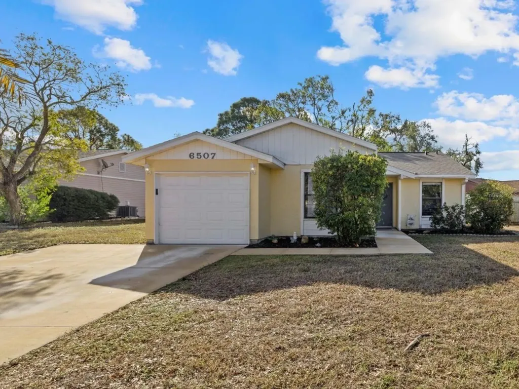 6507 36th Avenue Drive W Bradenton FL 34209