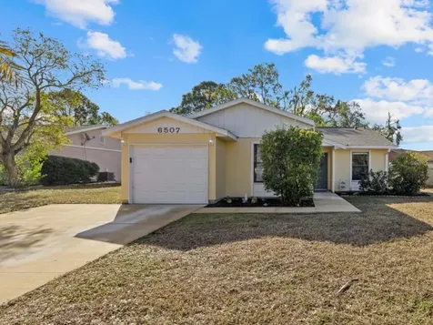 6507 36th Avenue Drive W Bradenton FL 34209