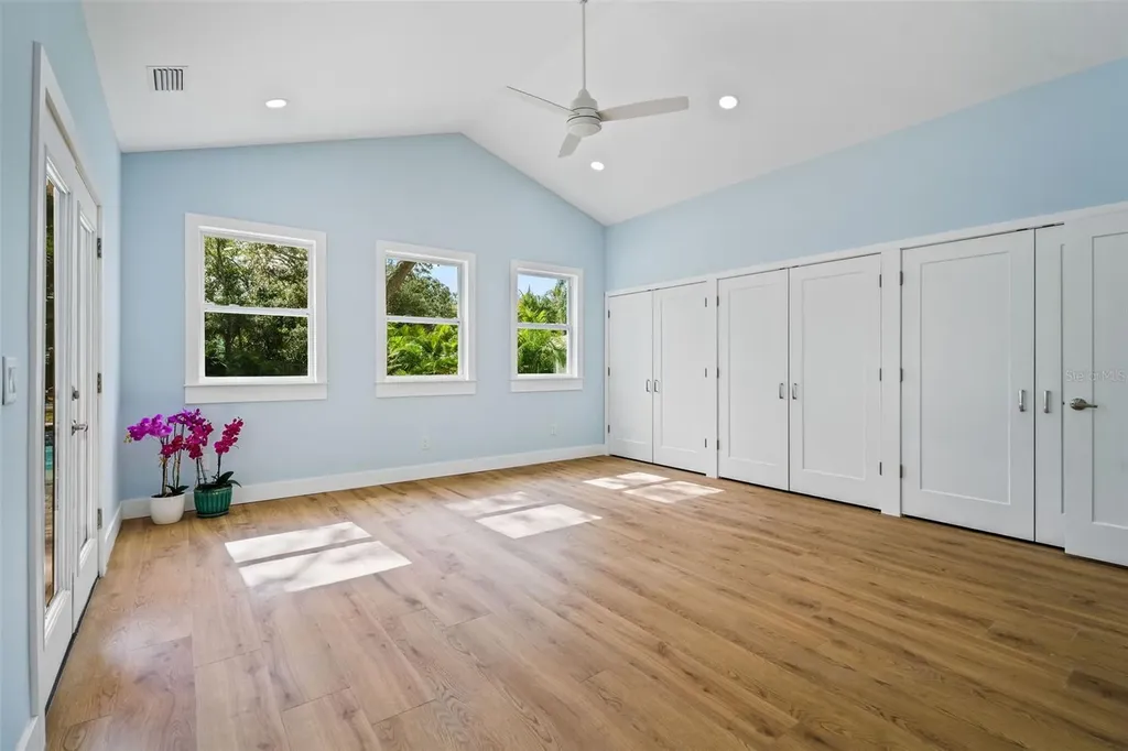 1061 Sedeeva Street Clearwater FL 33755