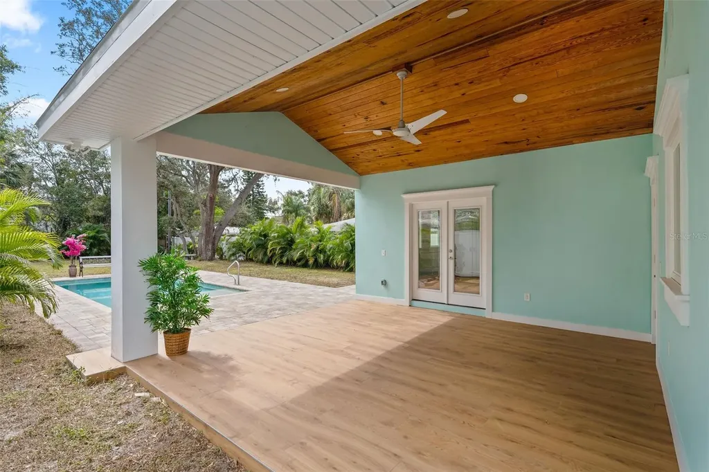 1061 Sedeeva Street Clearwater FL 33755