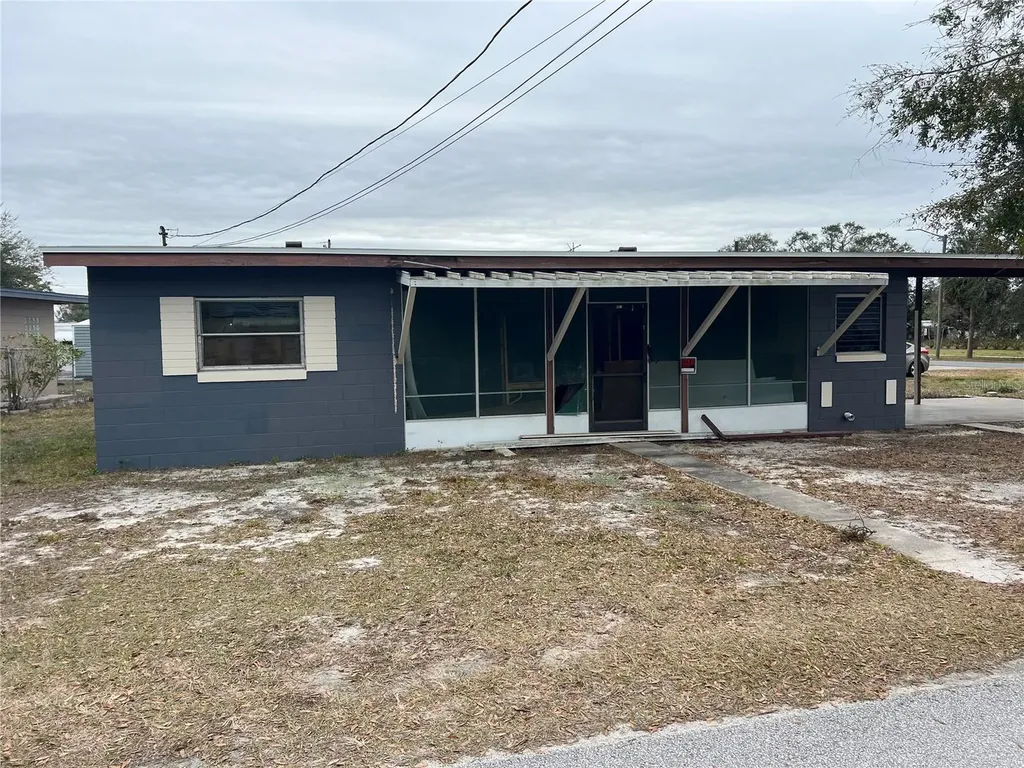 1121 Oakland Drive Tavares FL 32778