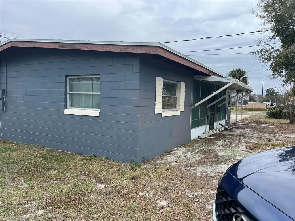 1121 Oakland Drive Tavares FL 32778
