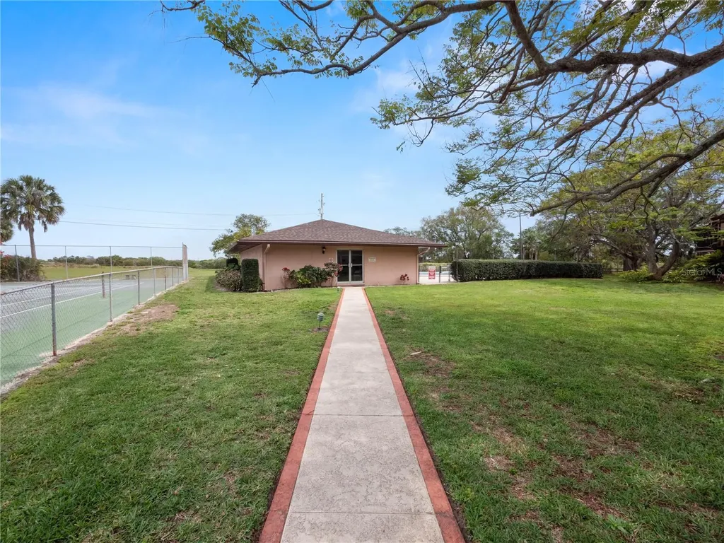 230 La Casa Lake Wales FL 33898