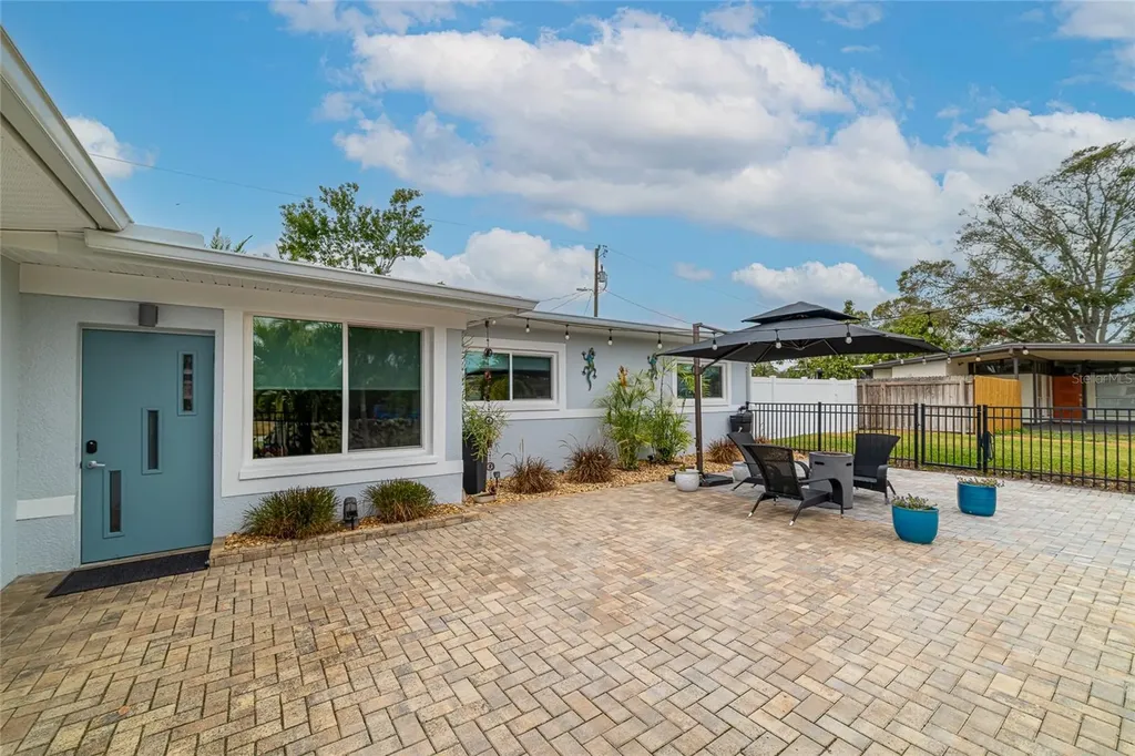 2798 66th Way N St Petersburg FL 33710