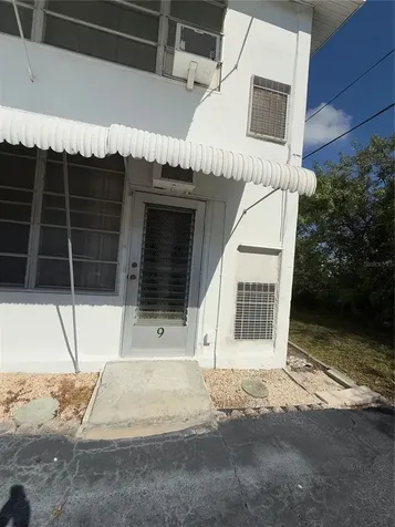 5895 18th Street N St Petersburg FL 33714