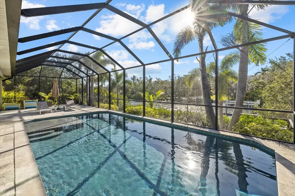 2500 Jamaica Street Sarasota FL 34231