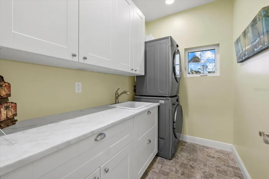 2500 Jamaica Street Sarasota FL 34231