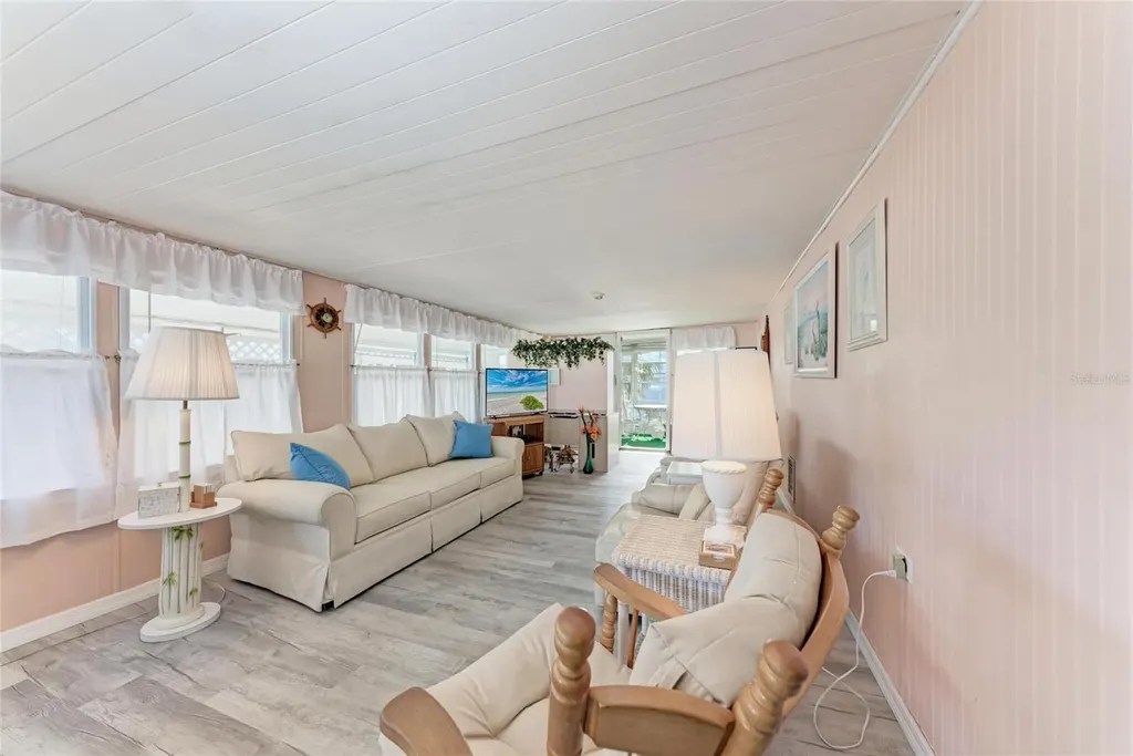 1610 Iowa Avenue Bradenton FL 34207
