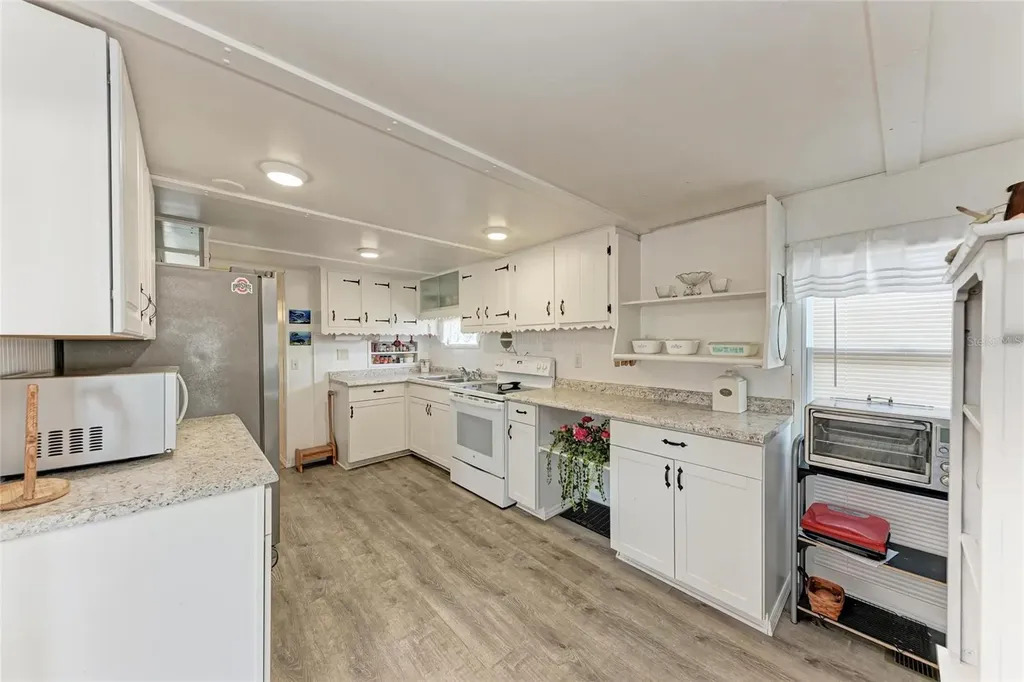 1610 Iowa Avenue Bradenton FL 34207