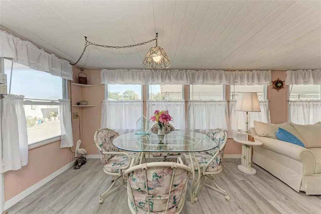 1610 Iowa Avenue Bradenton FL 34207
