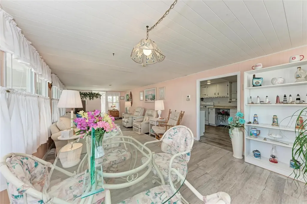 1610 Iowa Avenue Bradenton FL 34207