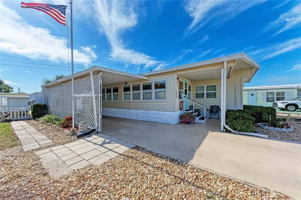 1610 Iowa Avenue Bradenton FL 34207