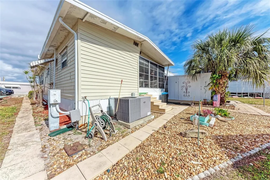 1610 Iowa Avenue Bradenton FL 34207