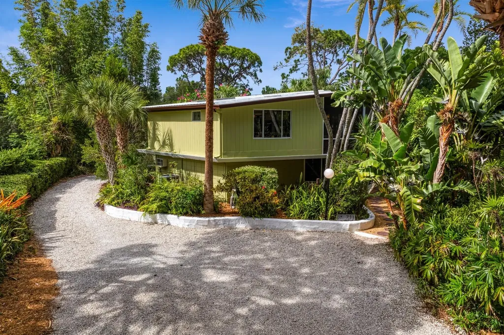 711 Pinellas Point Drive S St Petersburg FL 33705
