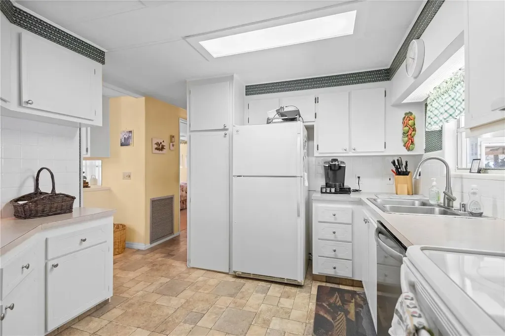 2100 Kings Highway Port Charlotte FL 33980